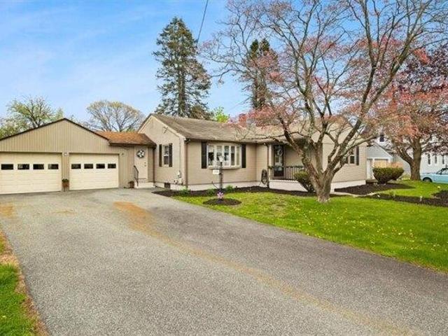 House for sale in Warwick, Rhode Island