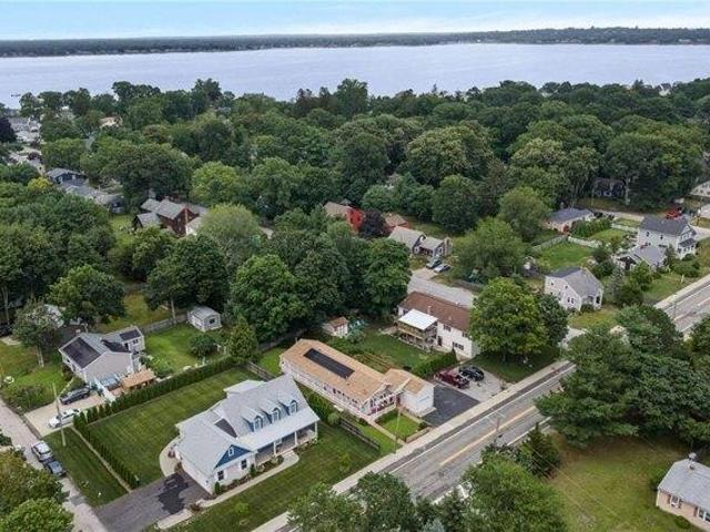 House for sale in Potowomut, Warwick