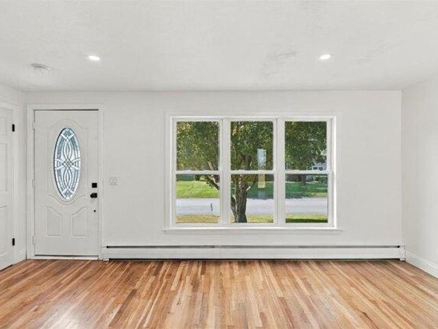 House for sale in Warwick, Kent County