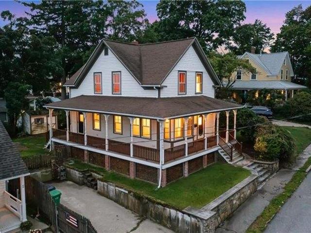 House for sale in Warwick, Kent County