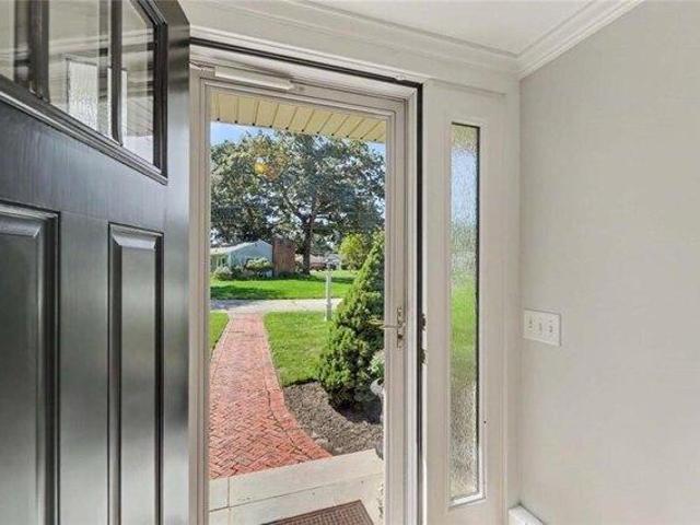 House for sale in Warwick, Kent County