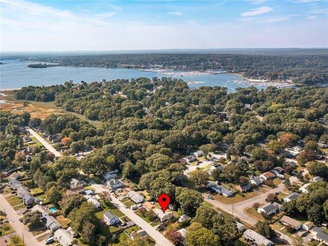 House for sale in Nausauket, Warwick