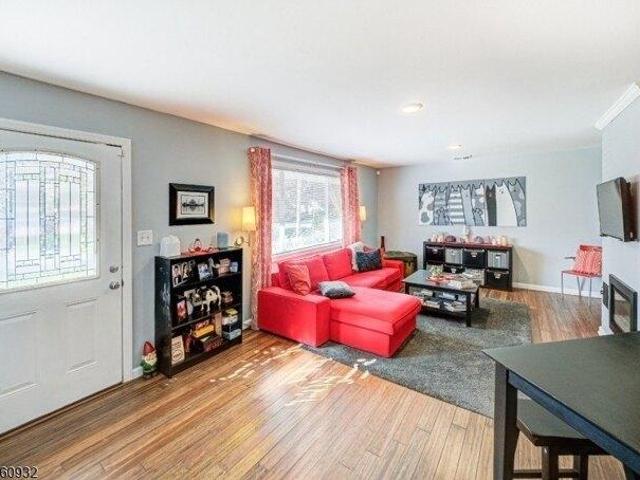 House for sale in Washington, Warren County
