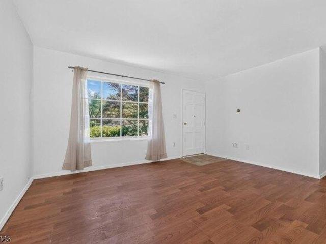 House for sale in Washington, Warren County