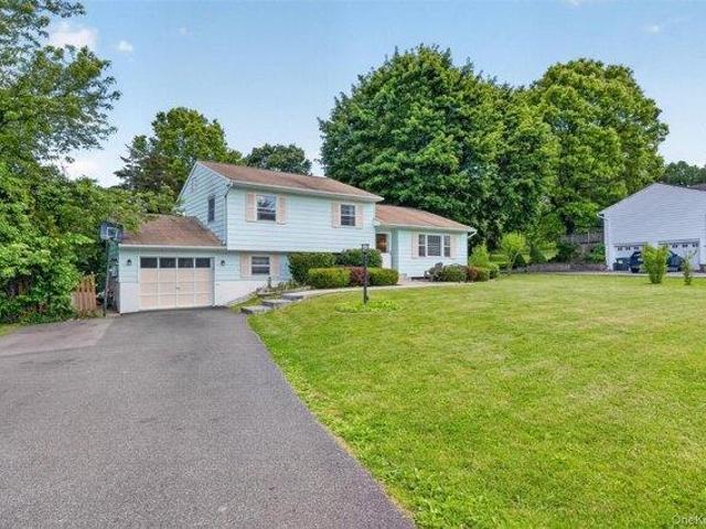 House for sale in Washingtonville, New York