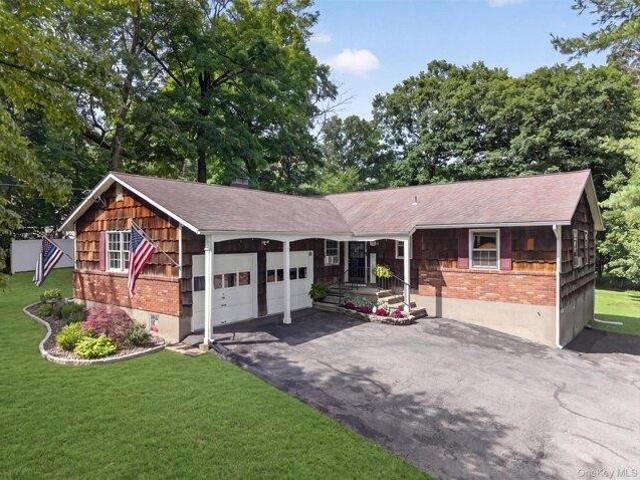 House for sale in Washingtonville, New York