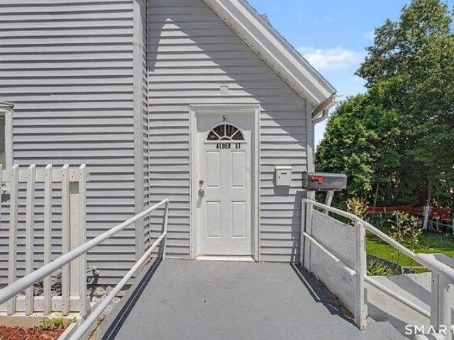 House for sale in Waterbury, Connecticut
