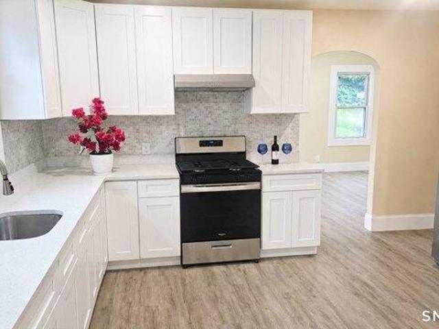 House for sale in Mill Plain, Waterbury