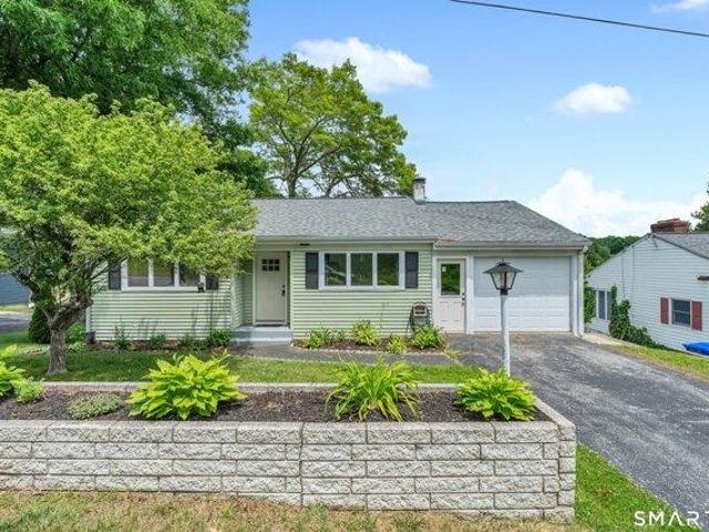 House for sale in Waterford, Connecticut