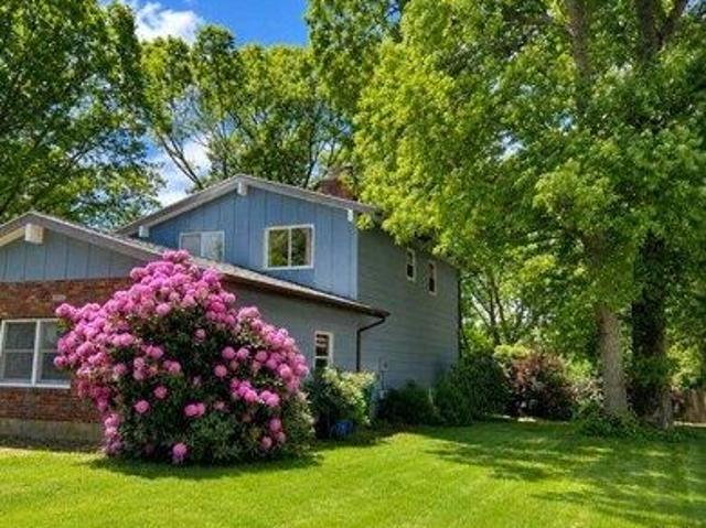 House for sale in Waterford, Connecticut