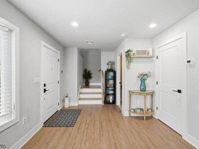 House for sale in Wayne, Passaic County