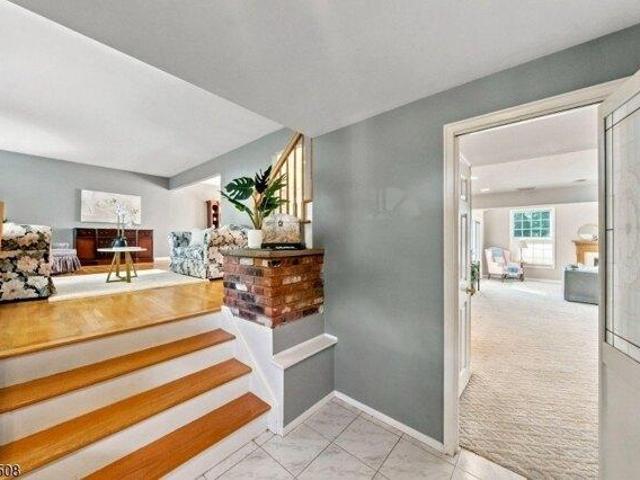 House for sale in Packanack Lake, Wayne