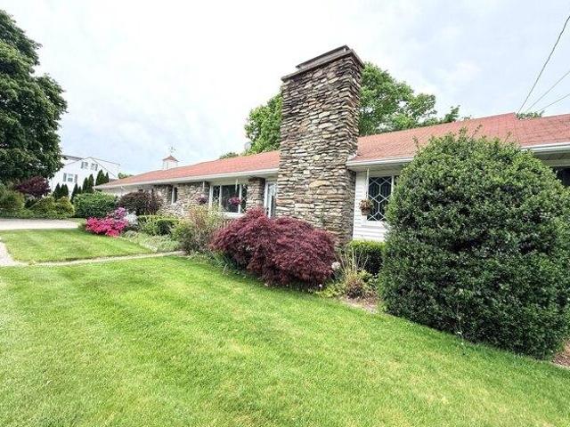 House for sale in North Village, Webster