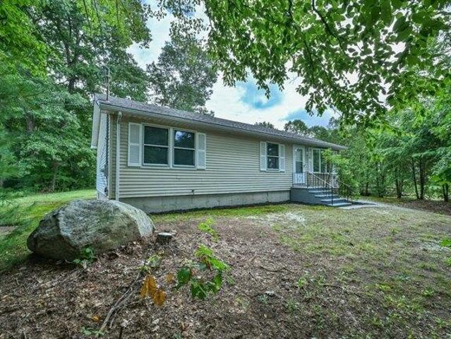 House for sale in East Village, Webster
