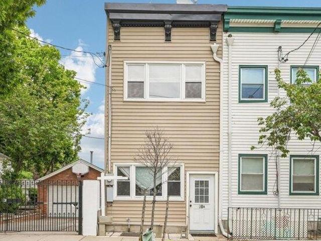 House for sale in Hudson, New Jersey