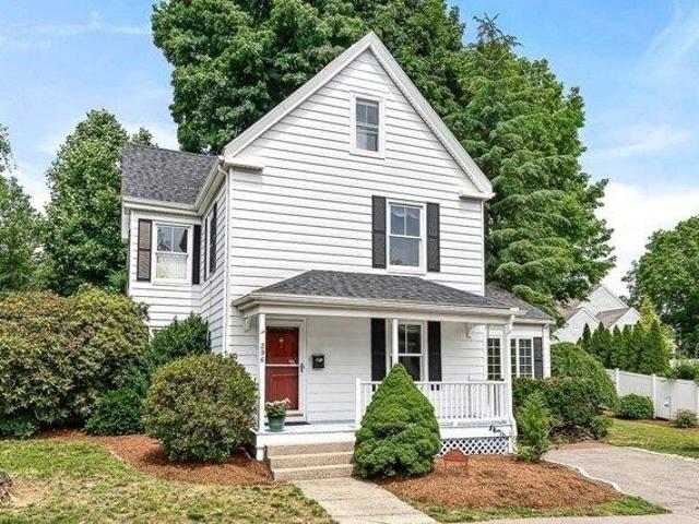 House for sale in Linden Street, Wellesley