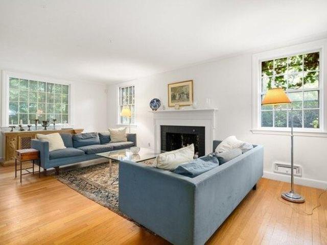 House for sale in Peirce Estates, Wellesley