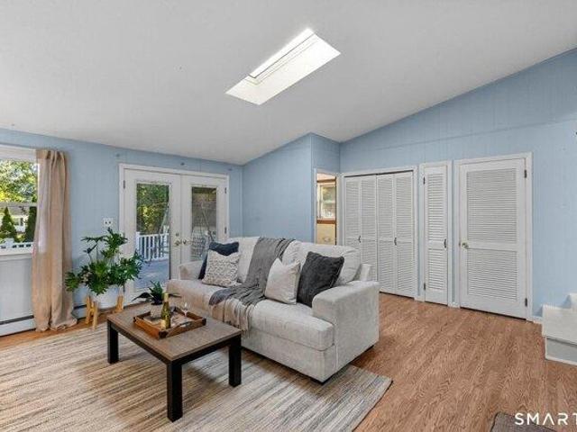 House for sale in Elmwood, West Hartford