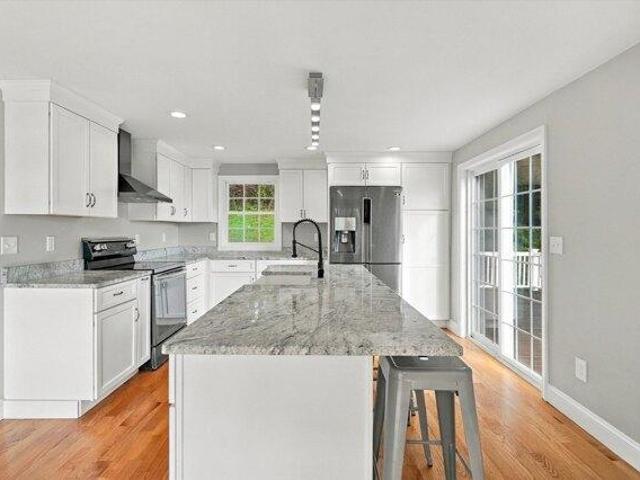 House for sale in West Newbury, Essex County