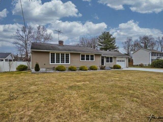 House for sale in Cayenne, West Springfield
