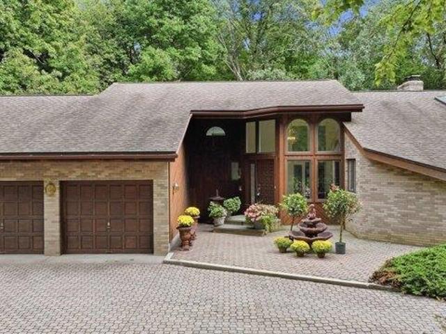 House for sale in Ashleyville, West Springfield