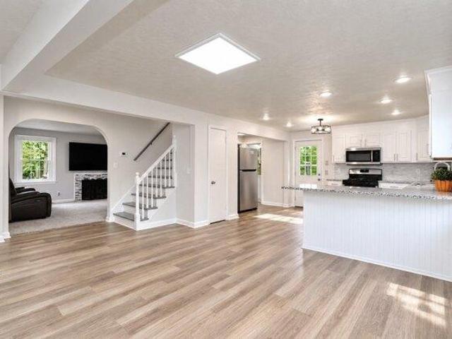 House for sale in Westfield Center, Westfield