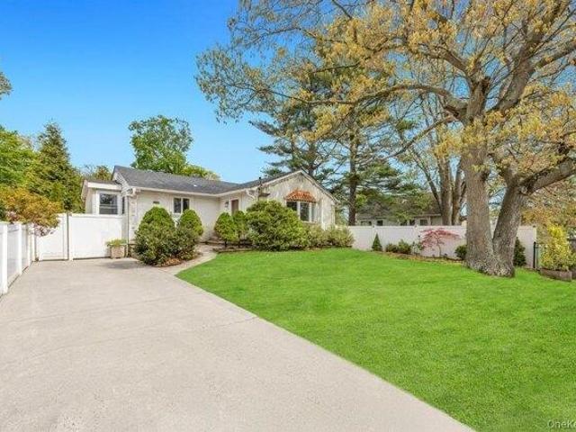 House for sale in Babylon, New York