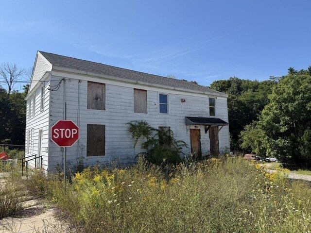 House for sale in Winchendon, Massachusetts