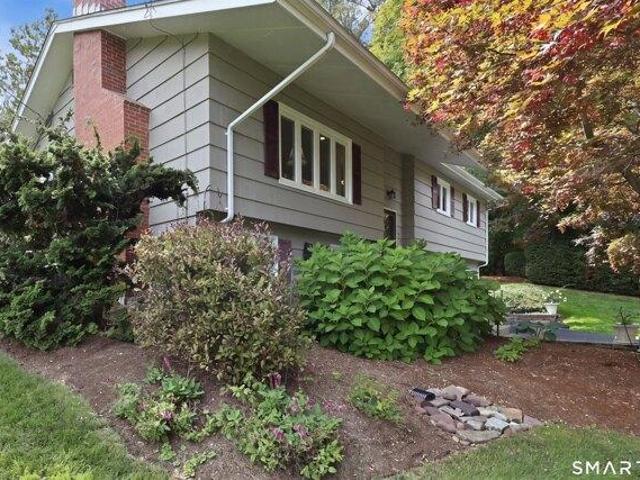 House for sale in Windsor, Capitol Planning Region