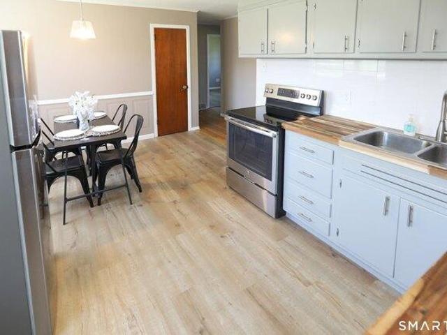 House for sale in Windsor Locks, Connecticut