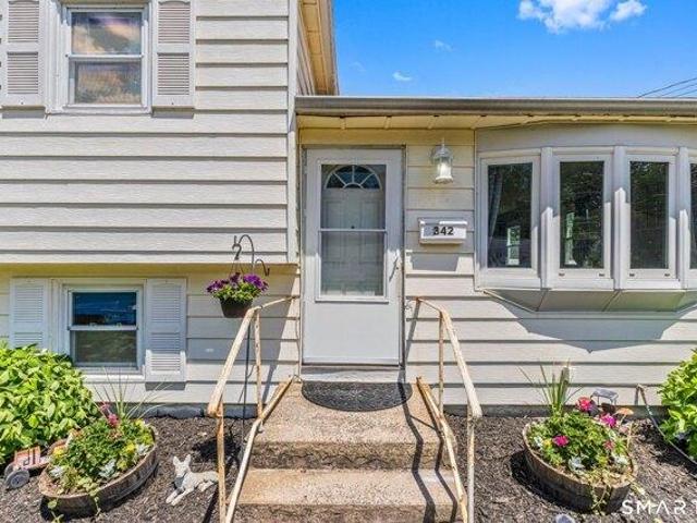 House for sale in Windsor Locks, Connecticut
