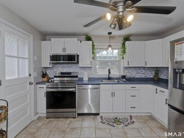 House for sale in Windsor Locks, Connecticut