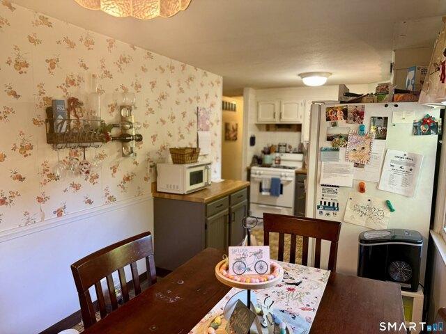 House for sale in Windsor Locks, Connecticut