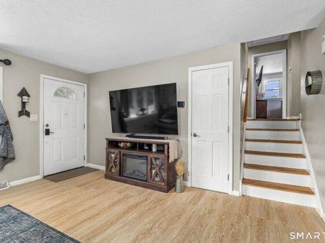 House for sale in Windsor Locks, Connecticut