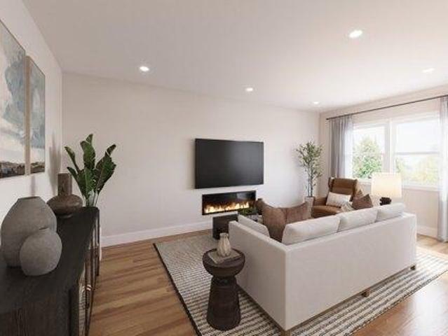 House for sale in Suffield, Capitol Planning Region