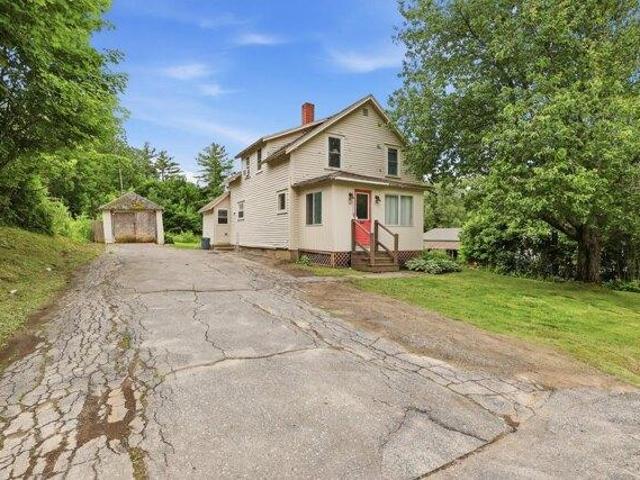 House for sale in Winthrop, Maine