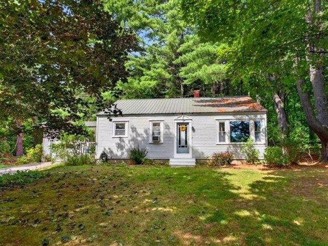 House for sale in Winthrop, Maine
