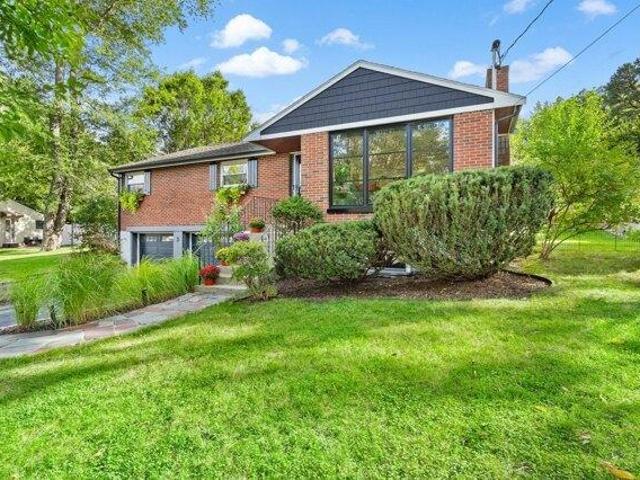 House for sale in Woburn, Middlesex County