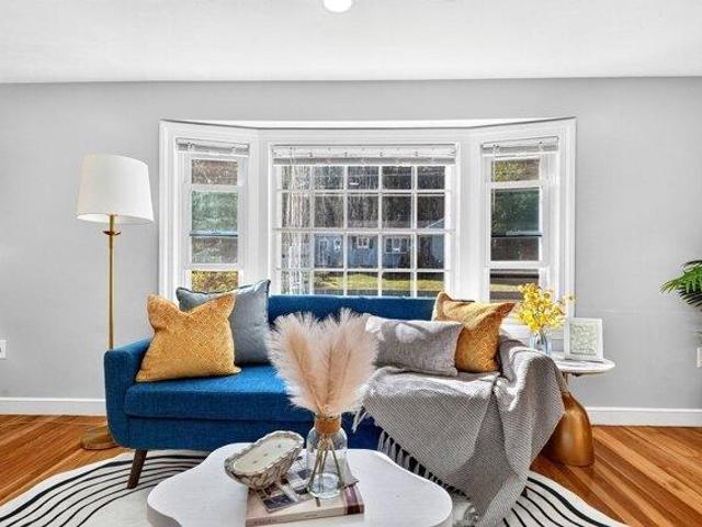 House for sale in Woburn, Middlesex County