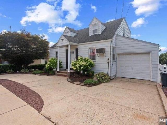 House for sale in Wood Ridge, New Jersey