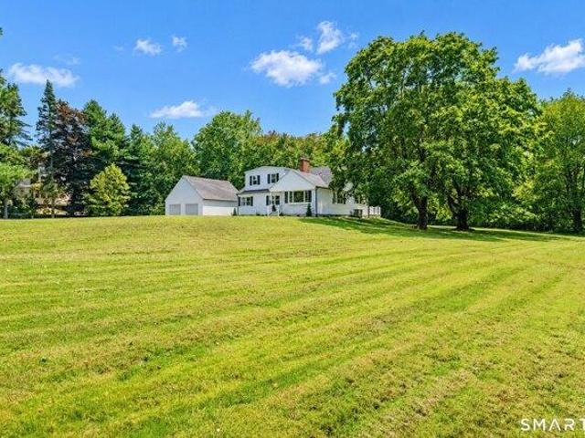 House for sale in Woodbridge, South Central Connecticut Planning Region