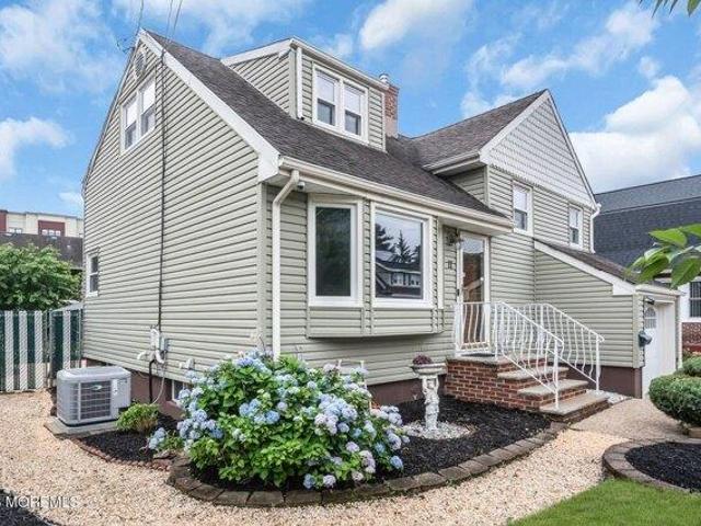 House for sale in Avenel, New Jersey