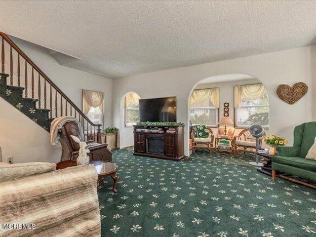House for sale in Bridgeton Apartments, Woodbridge Township