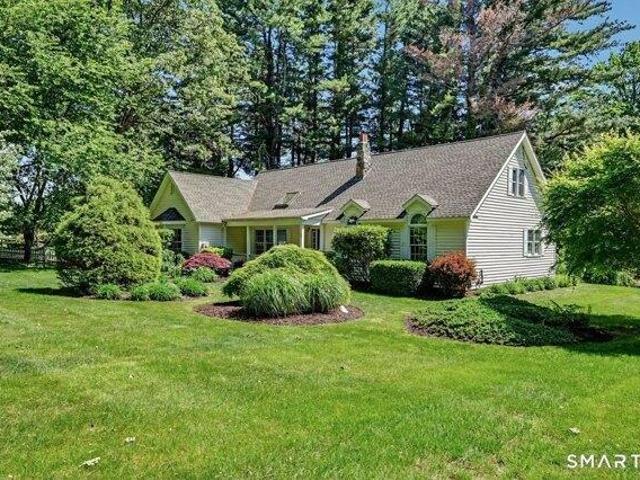 House for sale in Woodbury, Connecticut