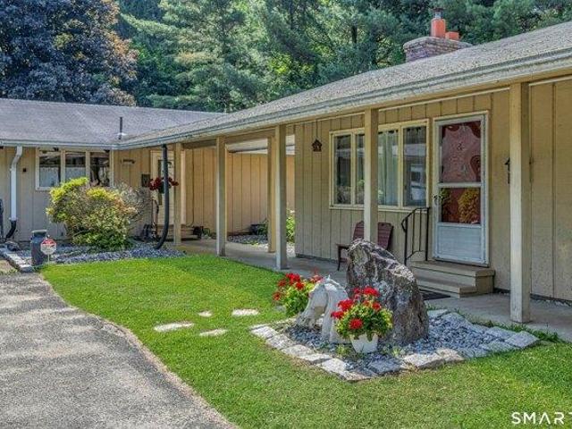 House for sale in Woodbury, Connecticut