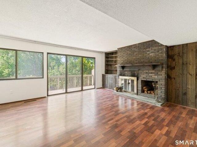 House for sale in Woodbury, Connecticut