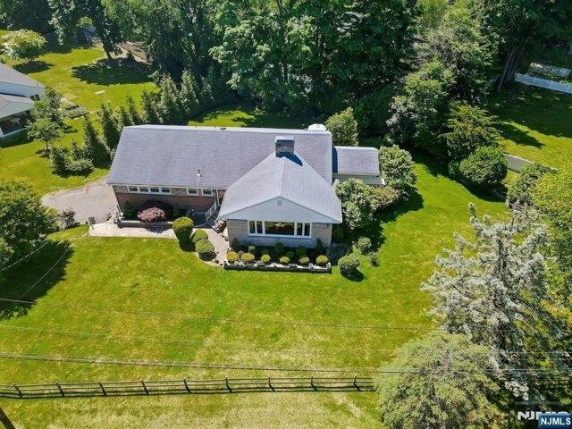 House for sale in Woodcliff Lake, New Jersey