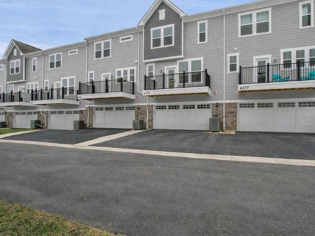 House for sale in Woodridge, Illinois