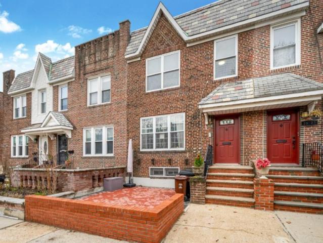 House for sale in Queens, Arverne