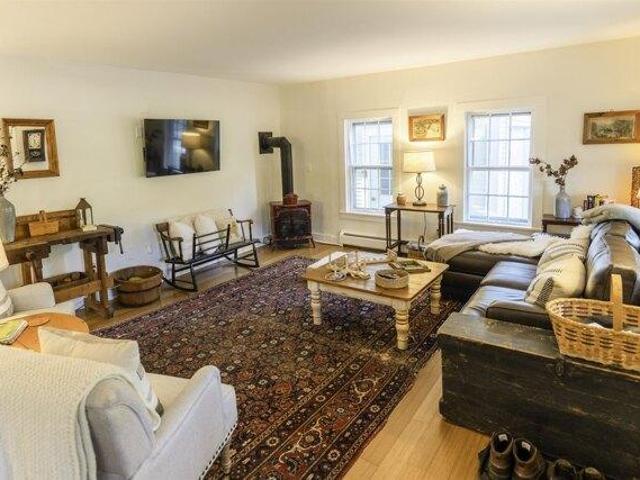 House for sale in Woodstock Village, South Woodstock